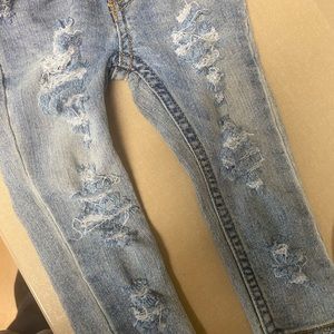 Never wore skinny jeans size 12 months